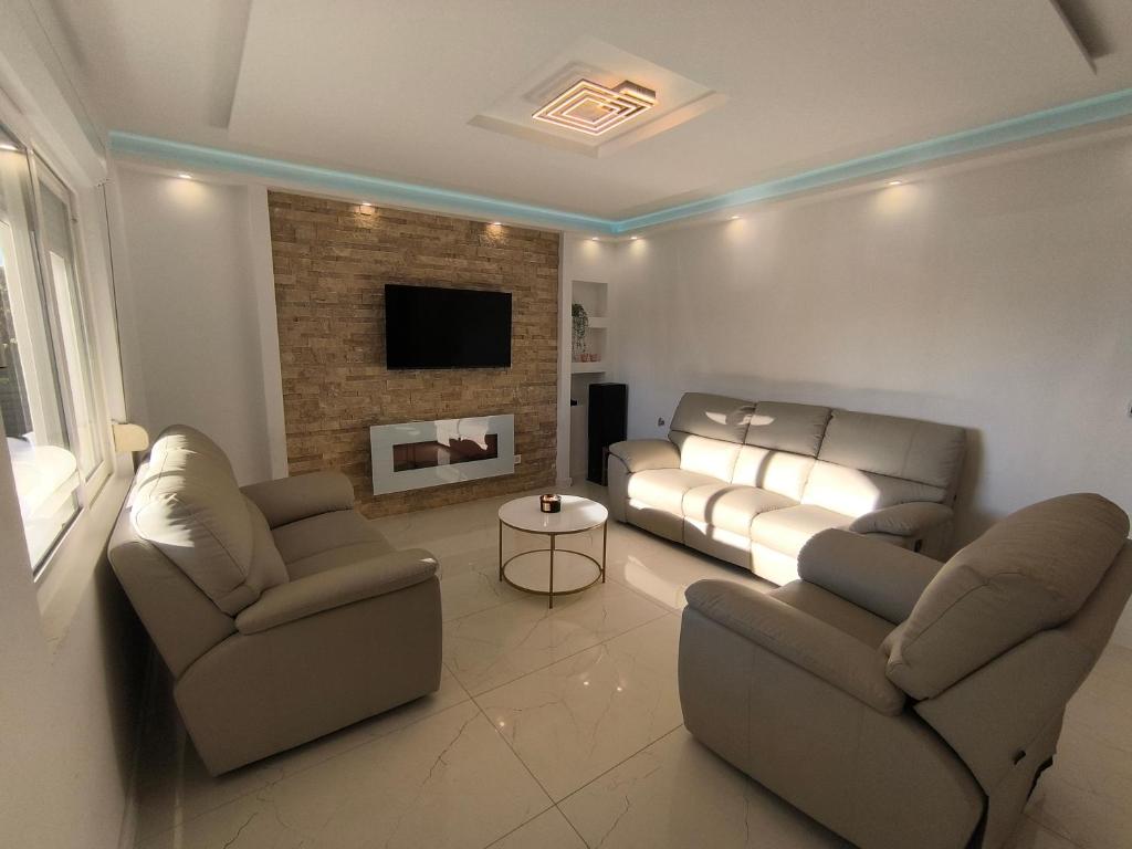 TV a/nebo společenská místnost v ubytování Apartments Villa Tanja