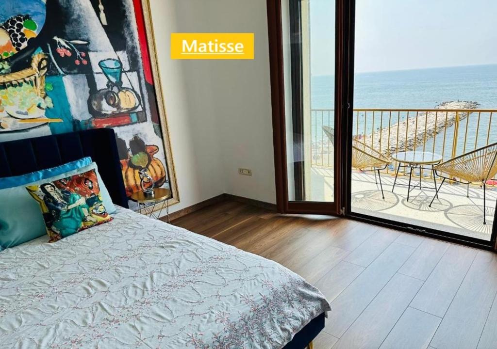 BluMare ArtHouse - 1