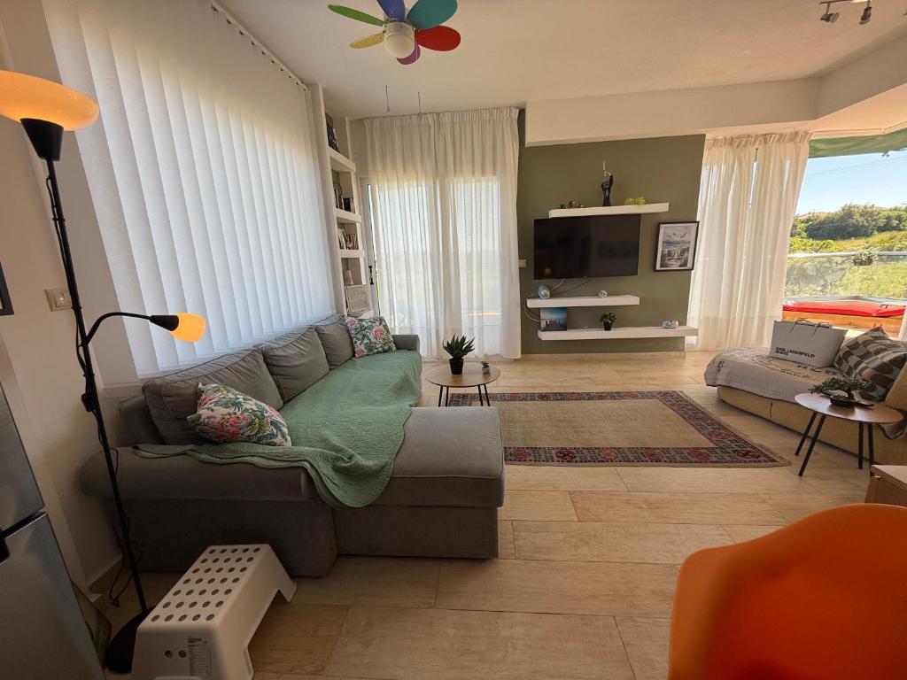 Posedenie v ubytovaní Villa Evita , penthouse, 53m2 ,Athytos , astonishing sea view