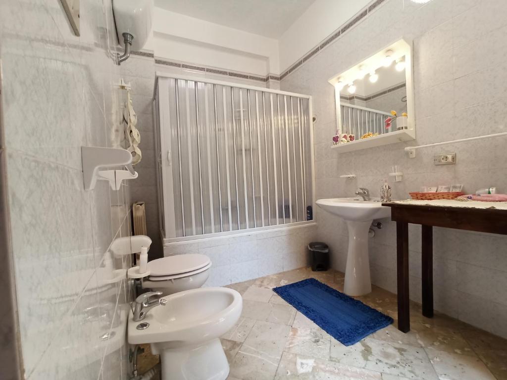 Koupelna v ubytování B&B Le 4 Stagioni sul viale, belvedere di Agrigento