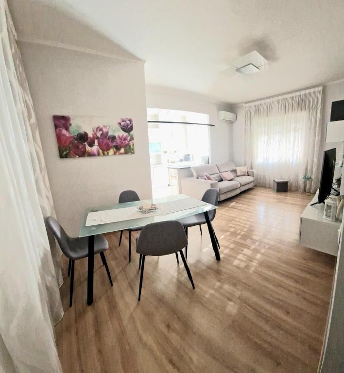 Bright Apartment with Balcony - Metro C 3 min - Colosseum 15 min - Self check-in