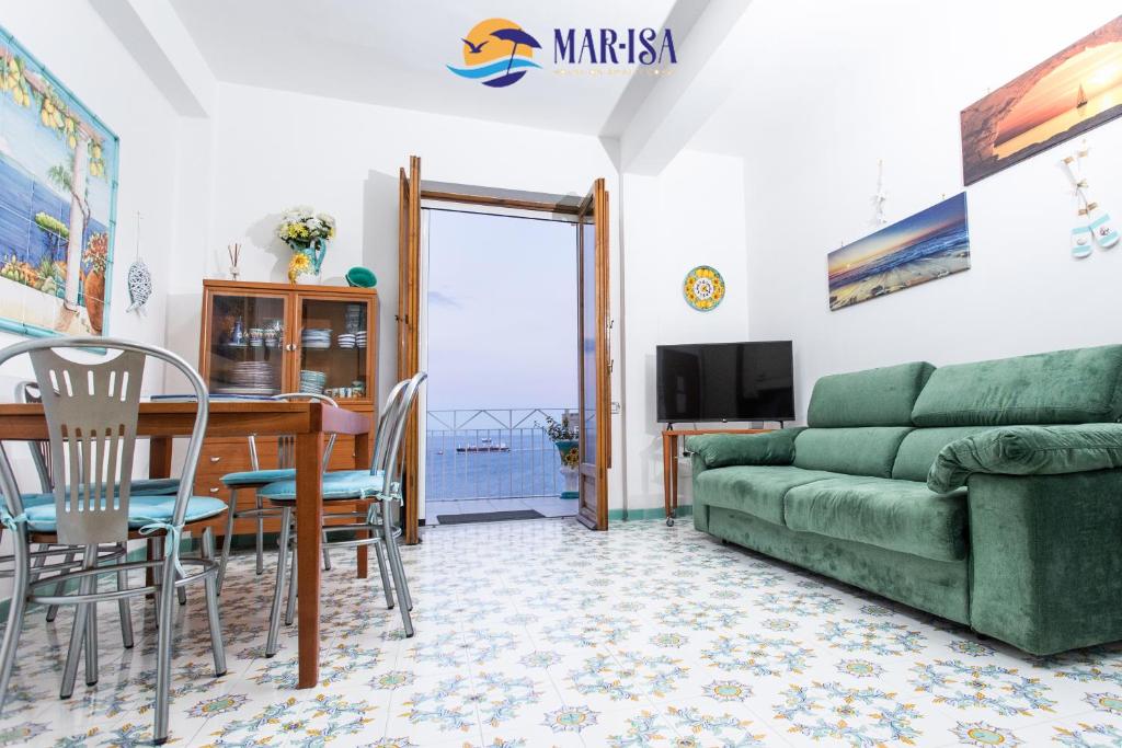 TV a/nebo společenská místnost v ubytování MAR-ISA Amalfi Coast