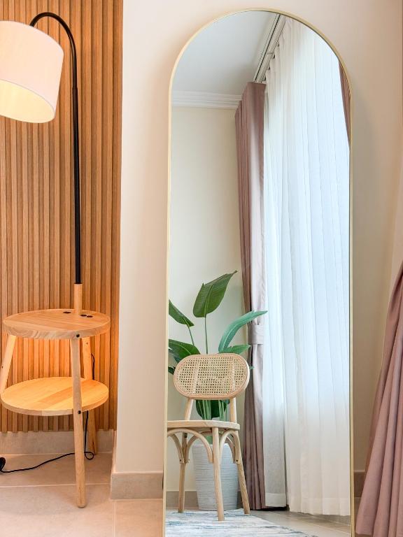 Dubai Marina Promenade 1BR Apartment with Pool near JBR - Resim 13