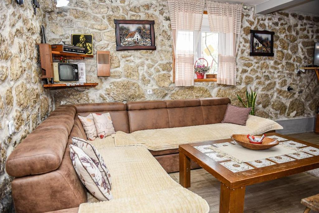 Old House Kontic - 1