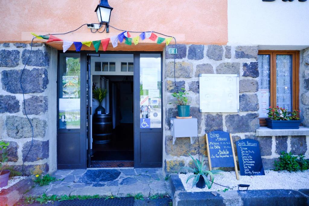 Fotografie z fotogalerie ubytování Auberge Des 3 Lacs v destinaci Coucouron