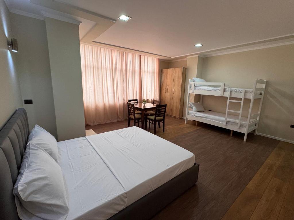 Postel nebo postele na pokoji v ubytování Vila Diora Hostel