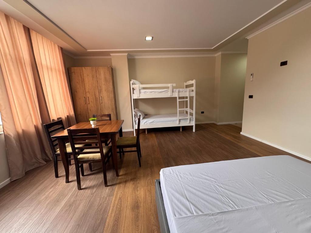 Postel nebo postele na pokoji v ubytování Vila Diora Hostel