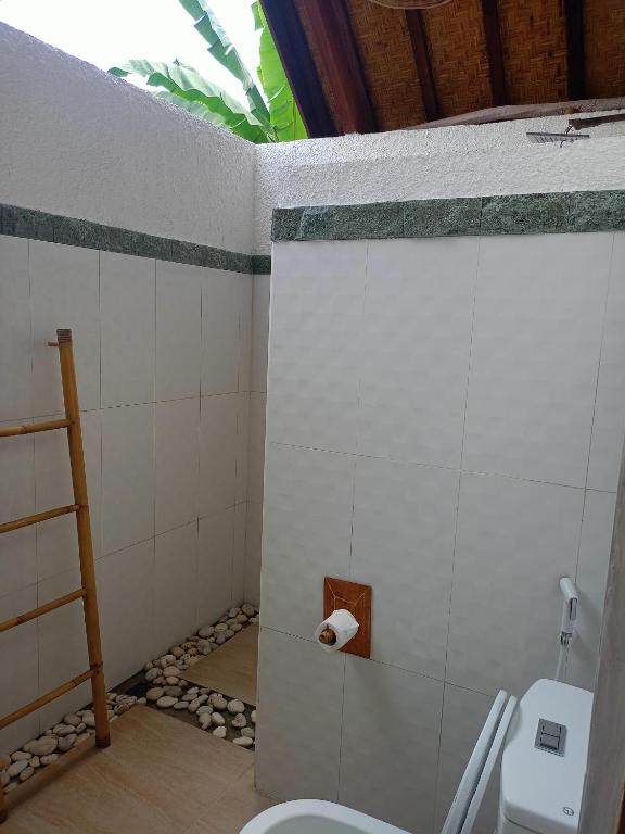 Bintang Tiga Bungalows Gili Air的一间浴室