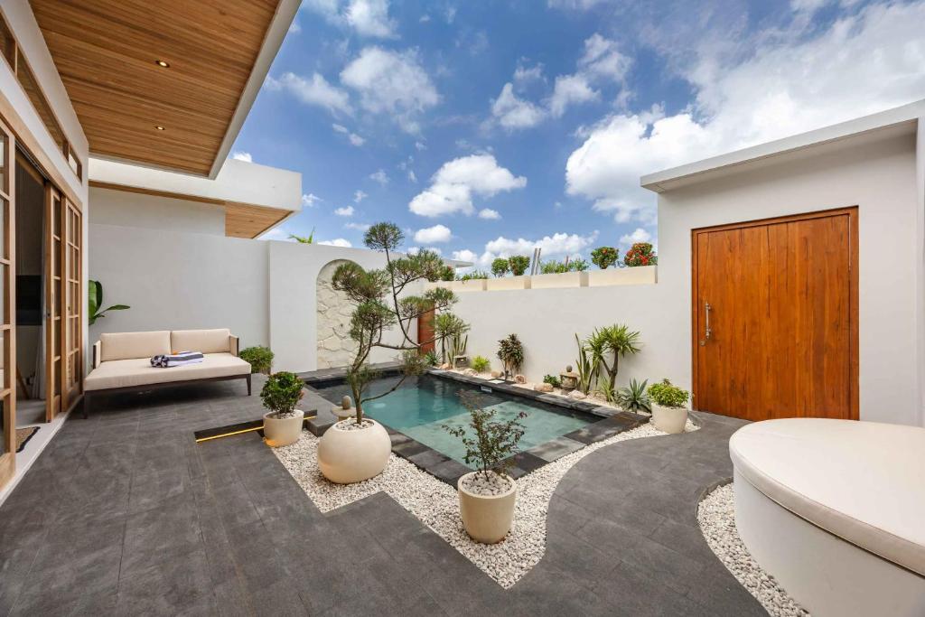 NEW! Zen Minimalist AC Living 1BR Romantic Villa Prime Location Next To ...