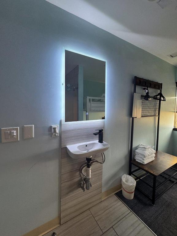 Koupelna v ubytování U Street Capsule Hostel