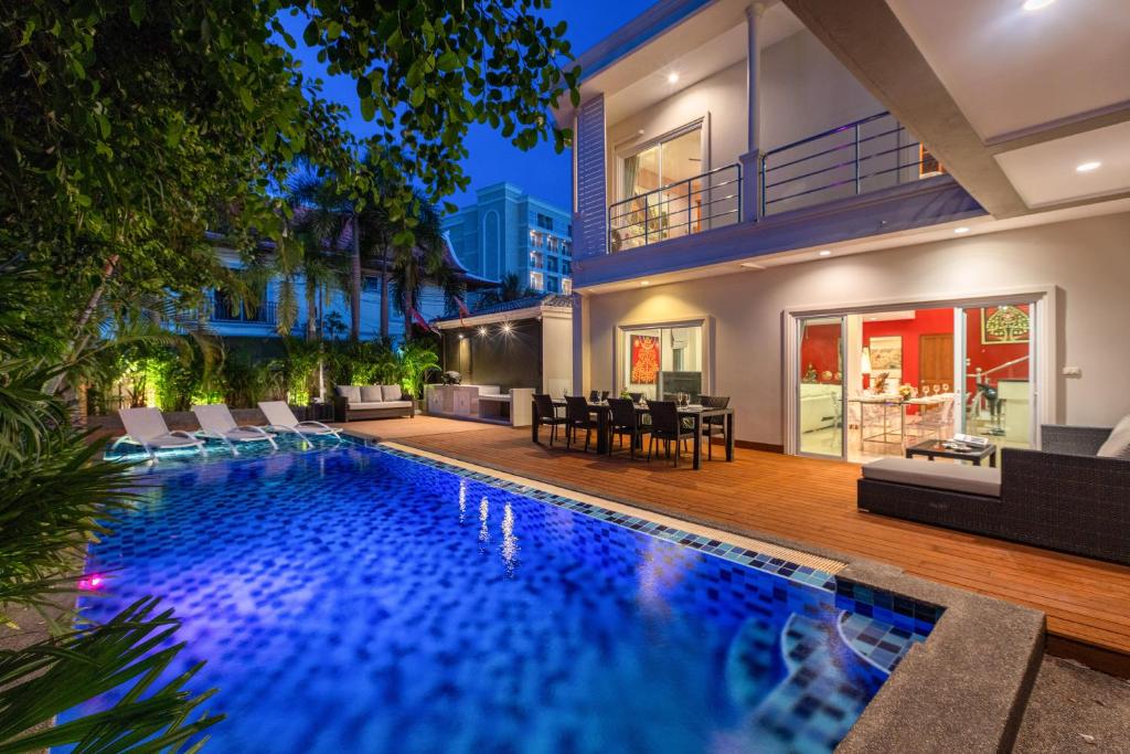 Bazén v ubytování Beyond Villa nebo v jeho okolí