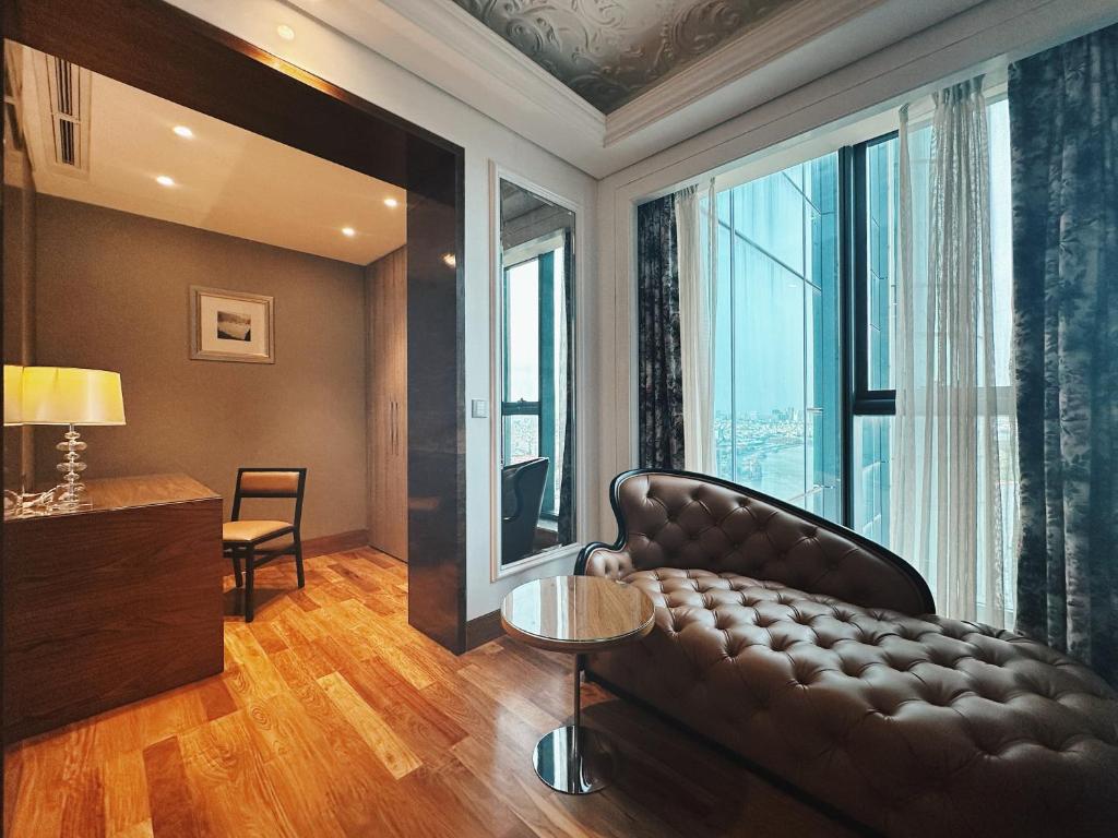 Posezení v ubytování The Reverie Saigon Residential Suites