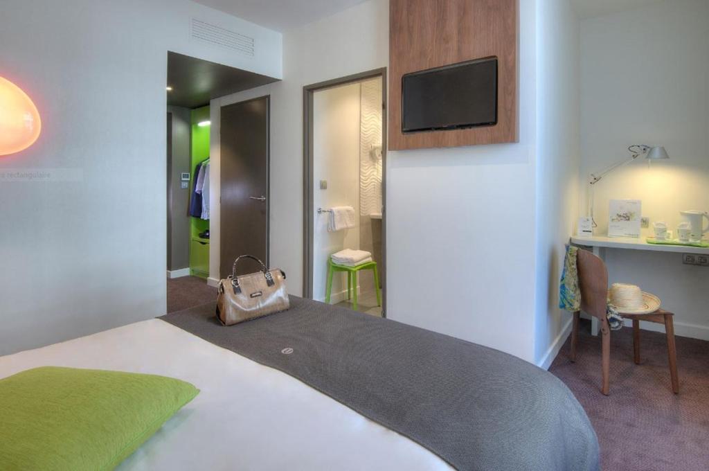 Campanile Annecy Centre - Gare - Standard Double Room