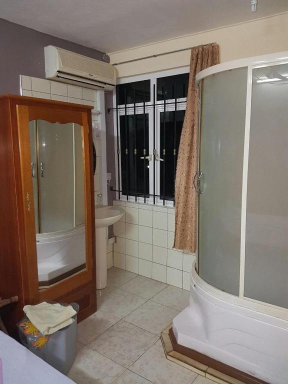 Koupelna v ubytování Tyvabro Guesthouse