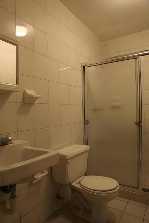 Koupelna v ubytování Curacao Lodge