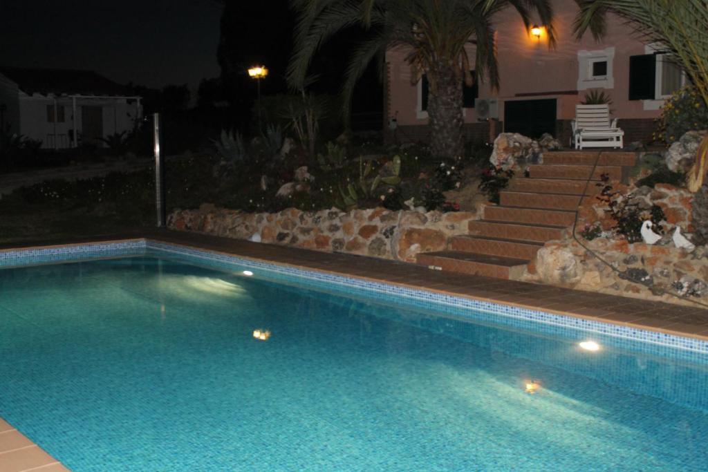A piscina localizada em Villa Lucy ou nos arredores