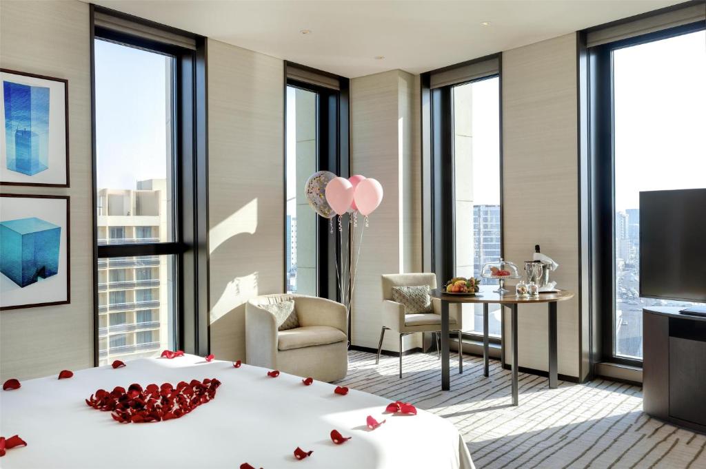 TV a/nebo společenská místnost v ubytování Park Hyatt Doha, Msheireb Downtown
