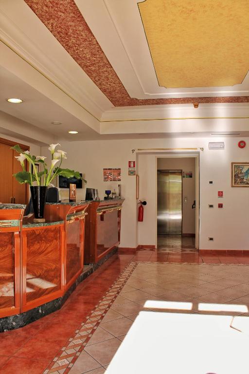 Aparthotel Englovacanze