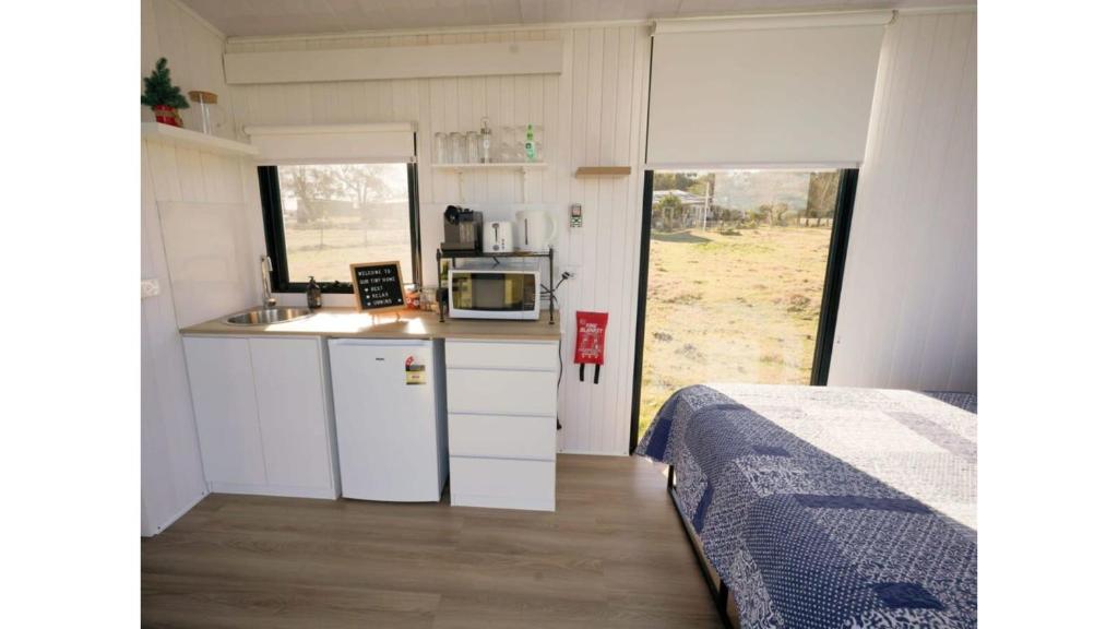 Kuchyň nebo kuchyňský kout v ubytování Little Argyle Tiny House by Tiny Away