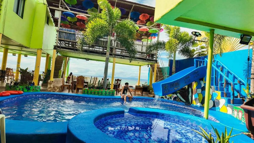 Bazén v ubytování Sascha's Resort Oslob nebo v jeho okolí