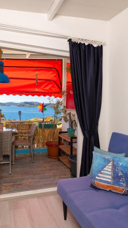 Derin Mavi Suit Butik Otel