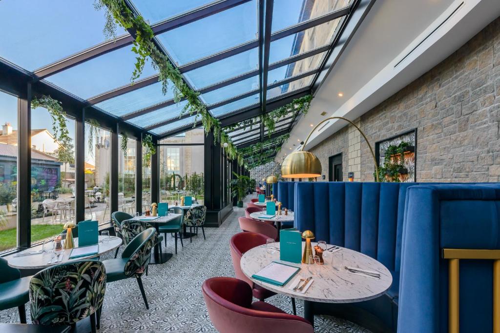 Posezení v ubytování Clybaun Hotel