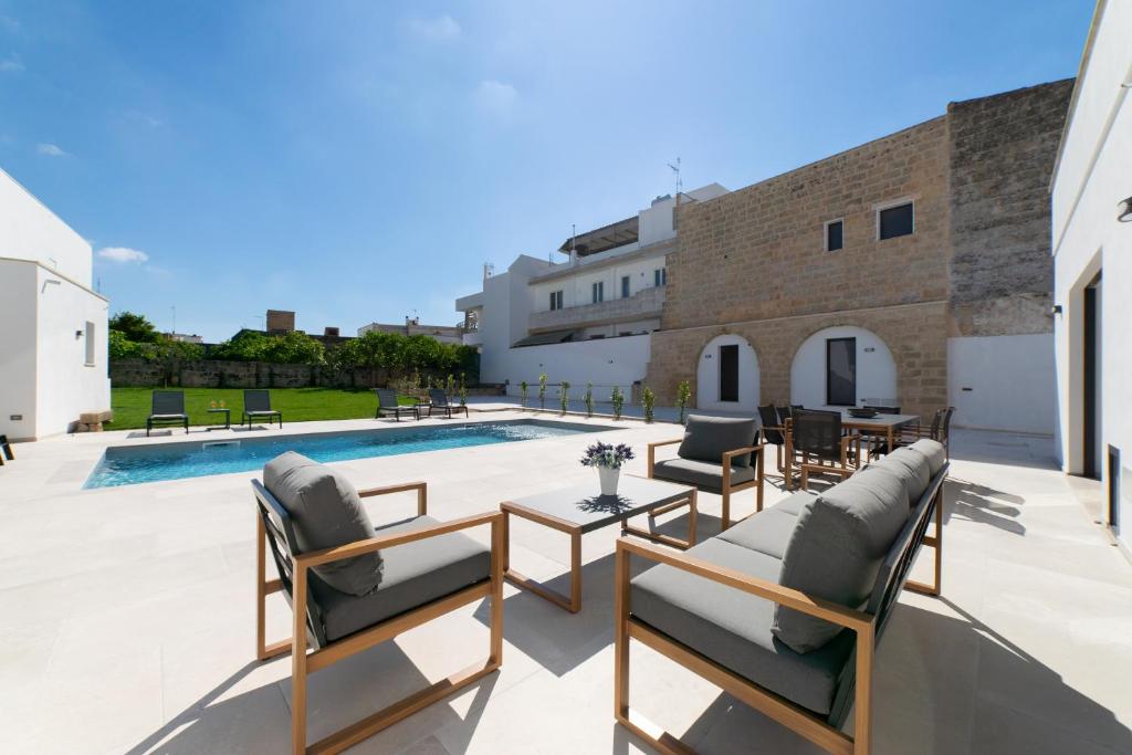 Bazén v ubytování Villa Nara Luxury - Private Pool - 16 guest nebo v jeho okolí
