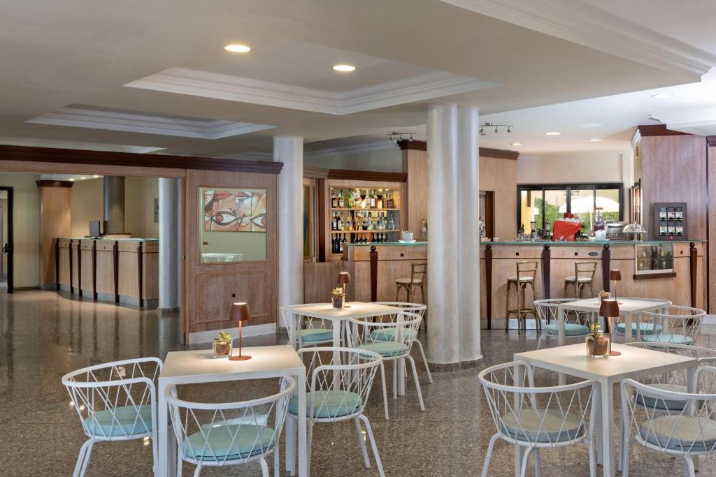 Restaurace v ubytování Rina Hotel
