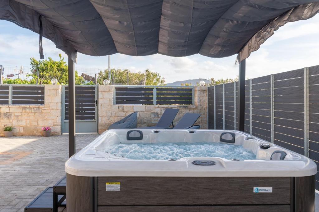 Kép MD Residence with private jacuzzi near the beach szállásáról Herszonisszoszban a galériában