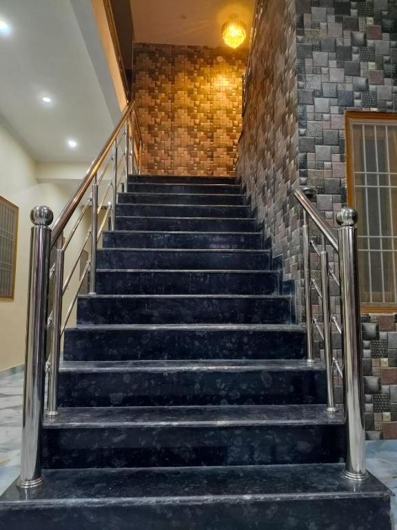 Fotografie z fotogalerie ubytování Hotel Dev Inn Ayodhya v destinaci Ayodhya