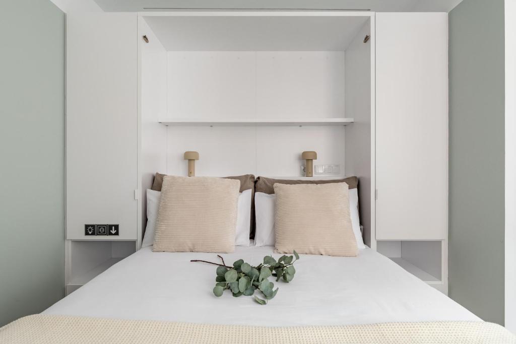 Arturo Soria Stays by Charming - Resim 26