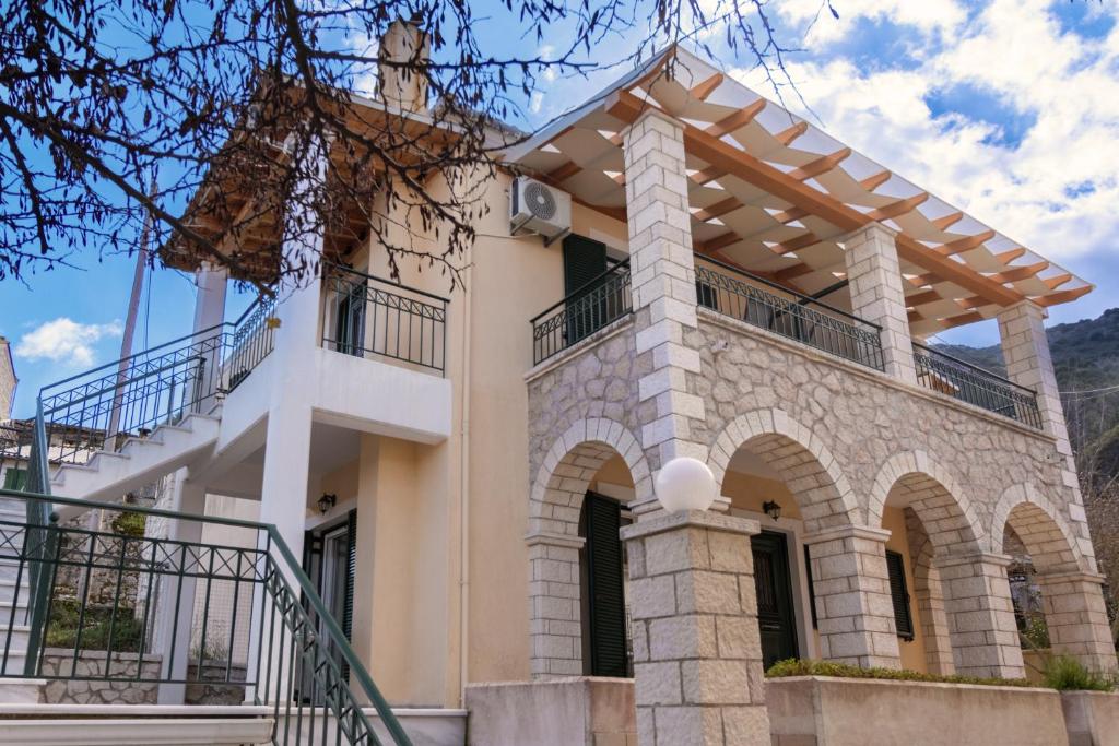 A balcony or terrace at Villa Votistis A1