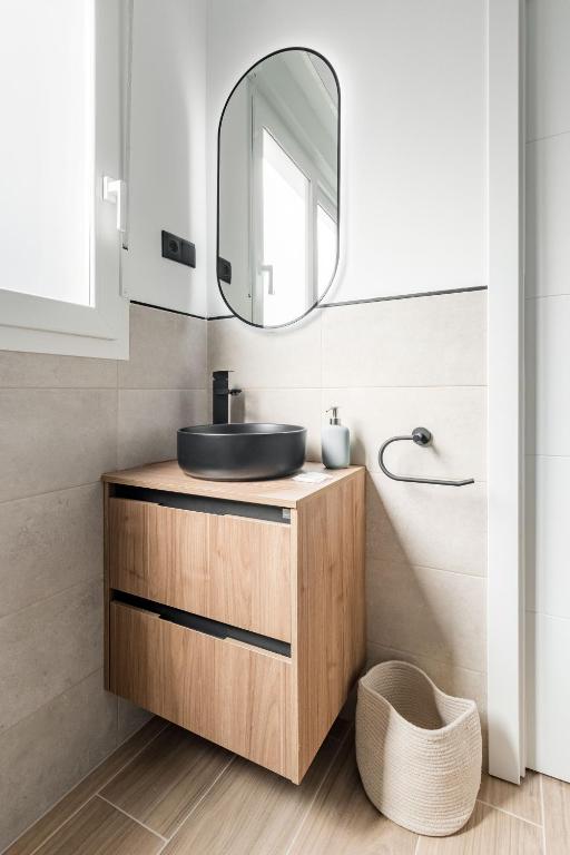 Arturo Soria Stays by Charming - Resim 8