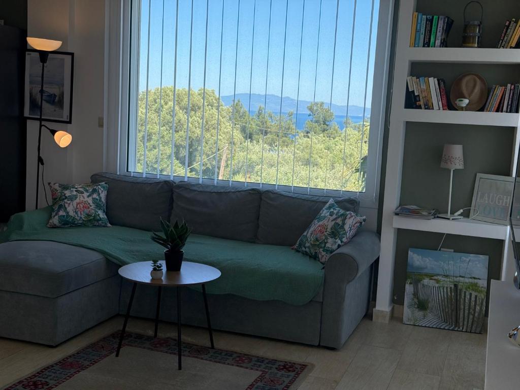 Posedenie v ubytovaní Villa Evita , penthouse, 53m2 ,Athytos , astonishing sea view