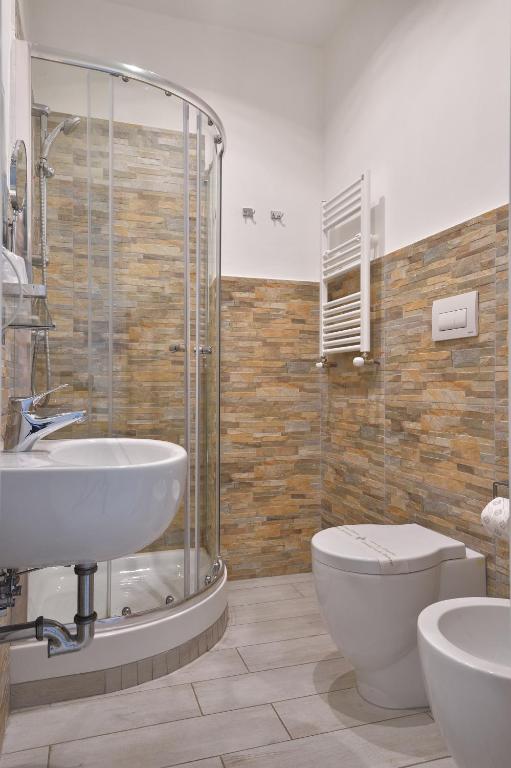 A bathroom at Vatican's Roof