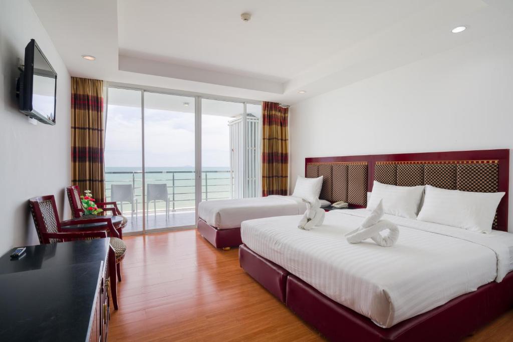 
Deluxe Twin Room with Sea View
