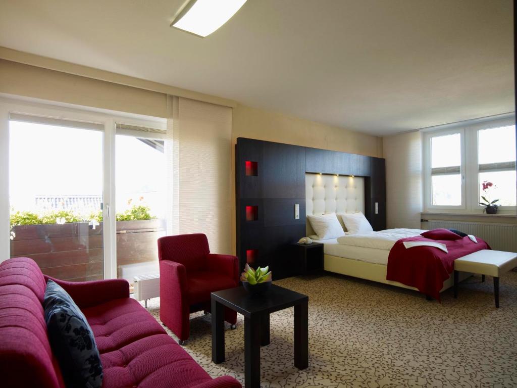Landhaushotel Hof Wasserkuppe - Double Room With Balcony