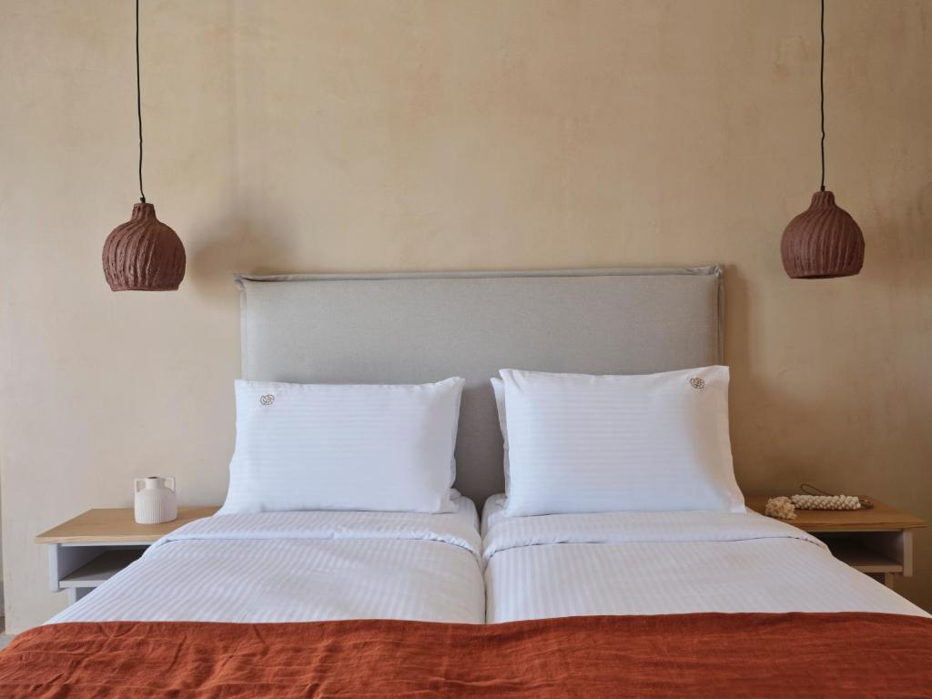 Salt Suites Paros - 1