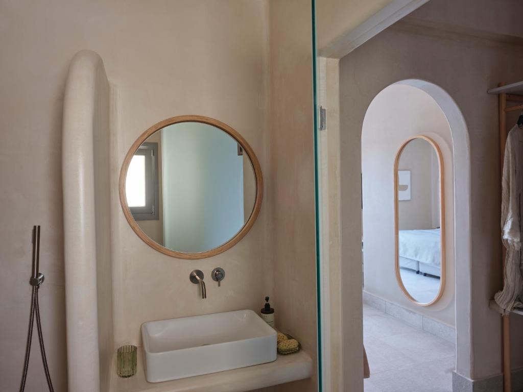 Salt Suites Paros - 4