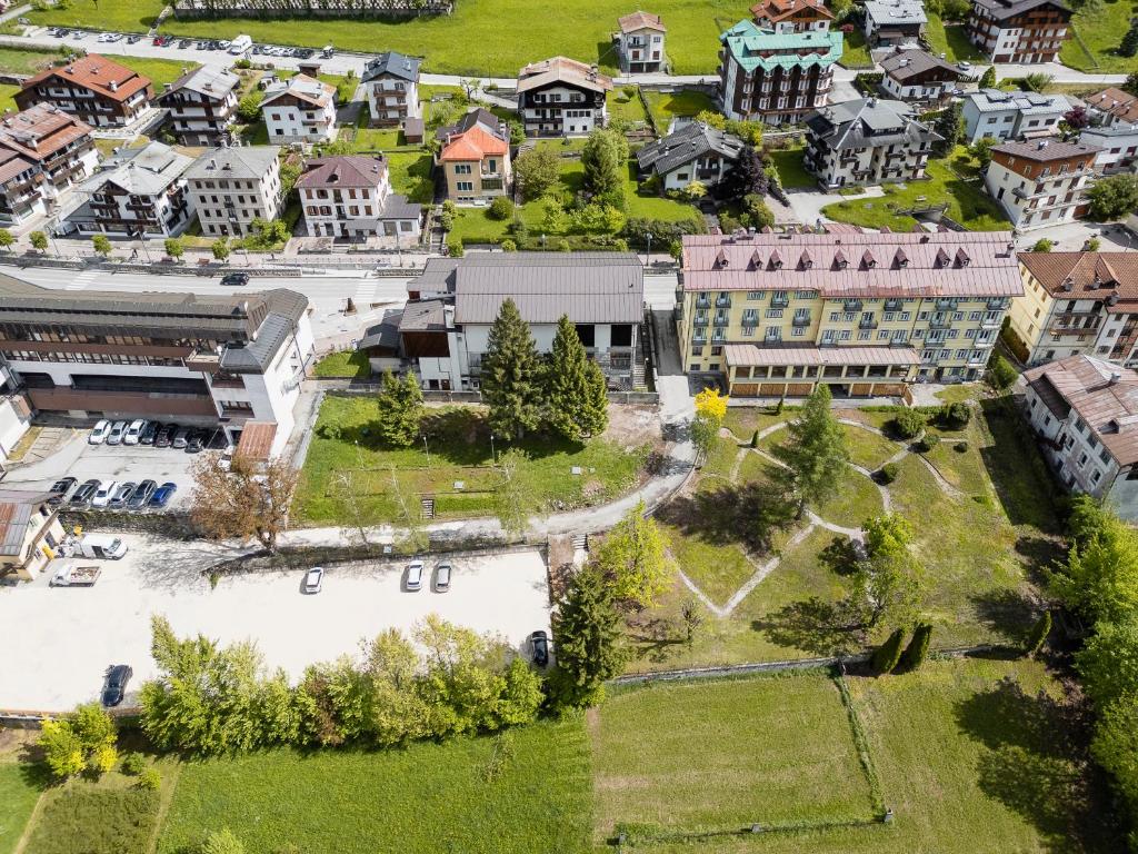 Letecký snímek ubytování HOTEL AURONZO - outdoor basecamp