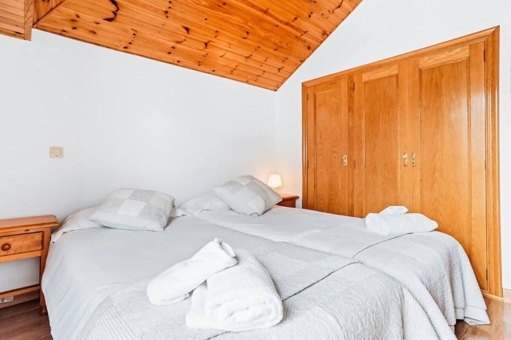 Postel nebo postele na pokoji v ubytování Fantástico chalet adosado Sallent de Gallego