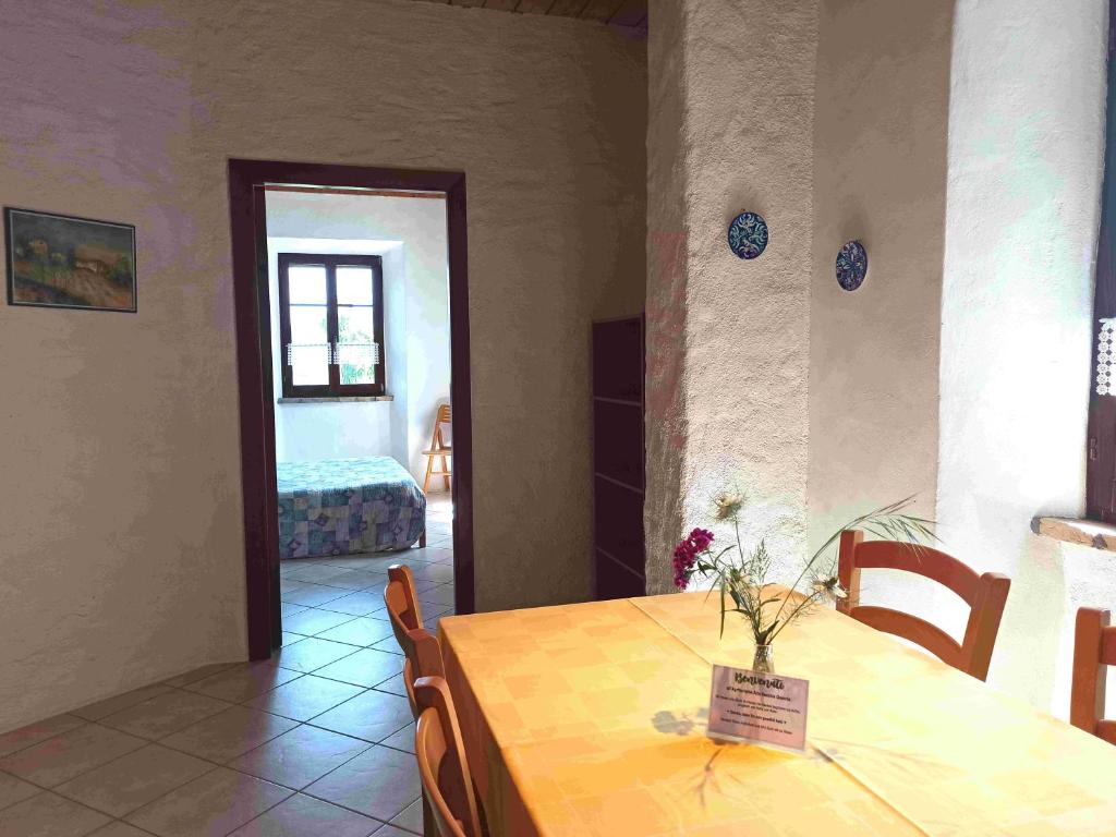 A seating area at Agriturismo Alla Vecchia Quercia