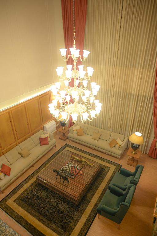 Posezení v ubytování Raj Bagh Mashobra
