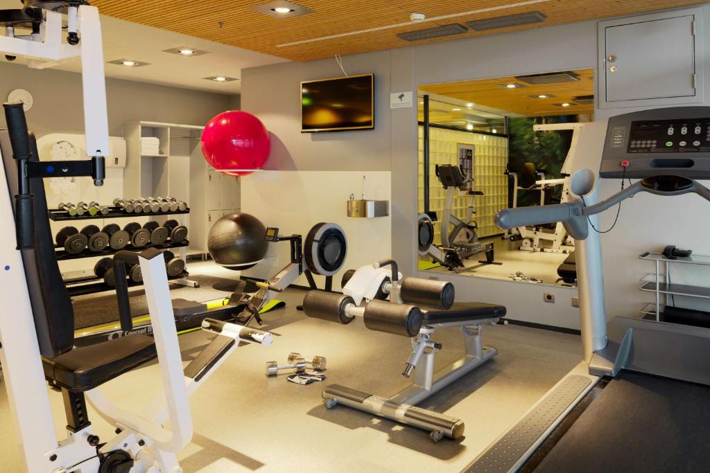 Fitness centrum a/nebo fitness zařízení v ubytování Scandic Simonkenttä