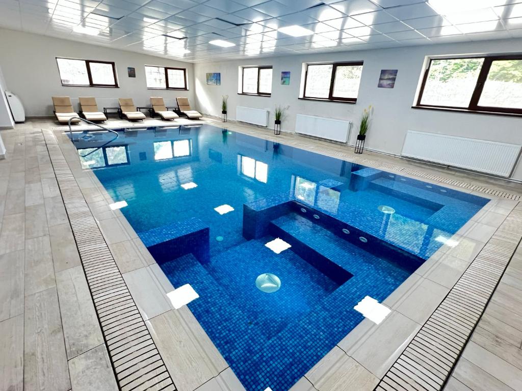 Bazén v ubytování Hotel Class nebo v jeho okolí