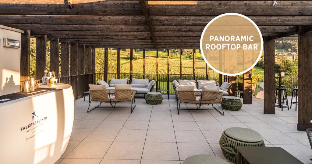 Area soggiorno di Falkensteiner Hotel Kronplatz - The Leading Hotels of the World