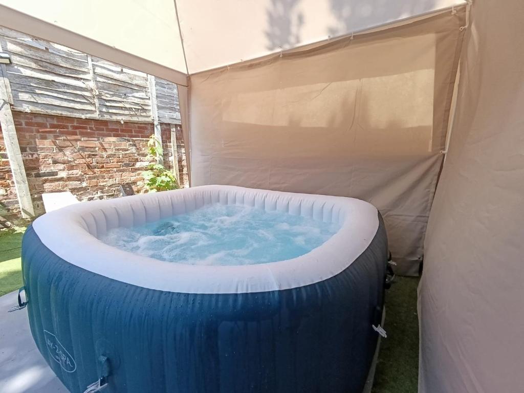 Ảnh trong thư viện ảnh của Open Mind Property - Hot Tub, 5 Bedroom & Free Parking ở Portsmouth