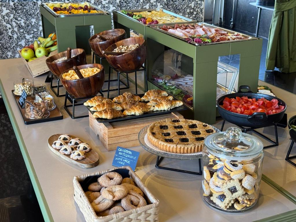 Comida en o cerca de este hotel