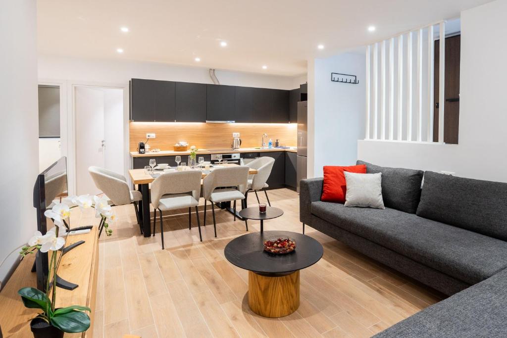 Exclusive 3-Bedroom Haven in Kolonaki Center