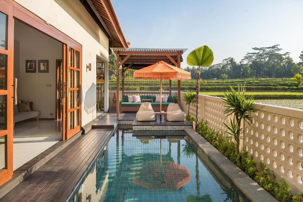 Bazén v ubytování Dijero at Umah Bali nebo v jeho okolí